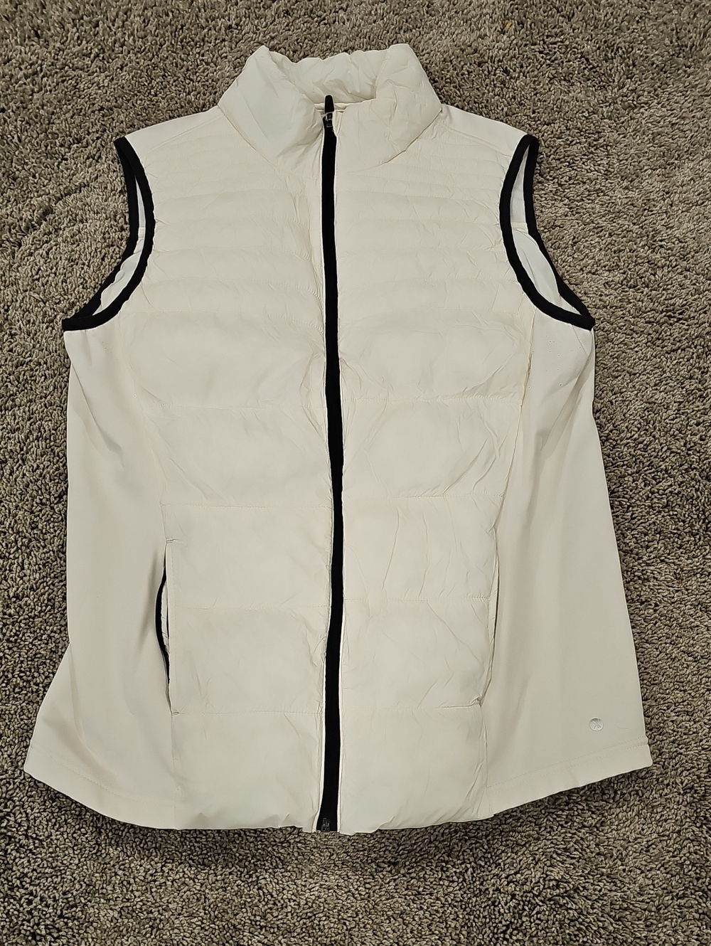 Xersion White Quilted Sleeveless Vest with Black Trim